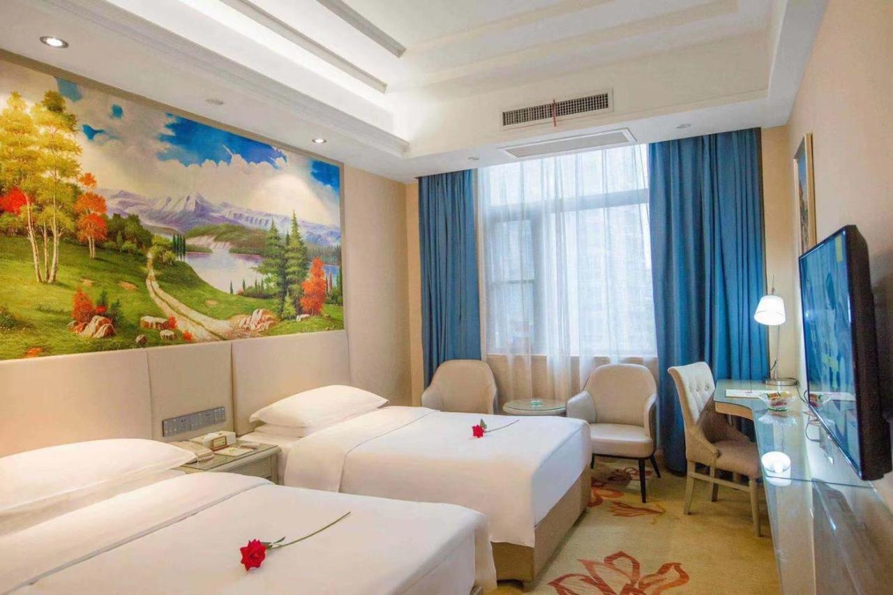 Vienna Hotel Nanyang People Road Buitenkant foto