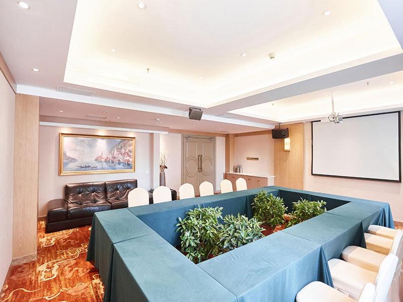 Vienna Hotel Nanyang People Road Buitenkant foto