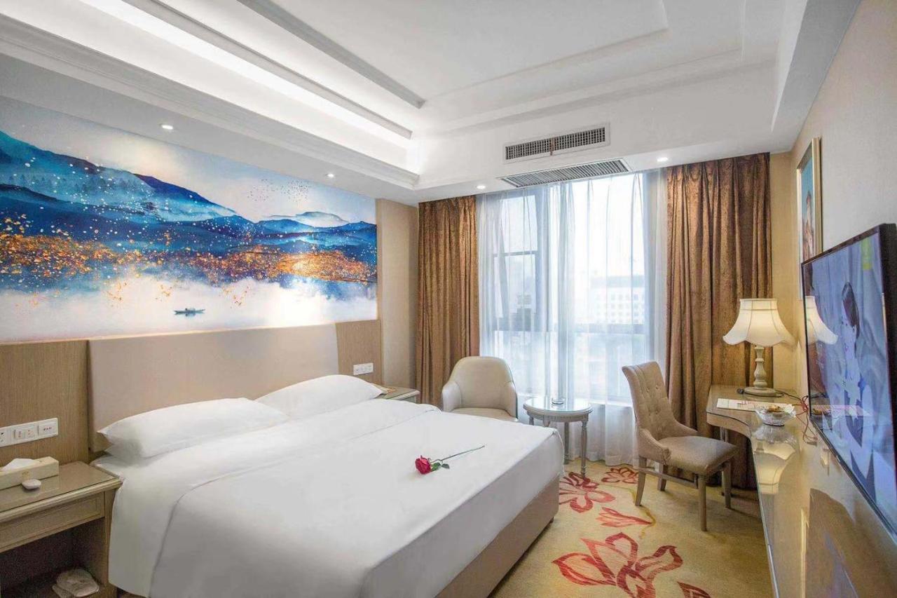 Vienna Hotel Nanyang People Road Buitenkant foto