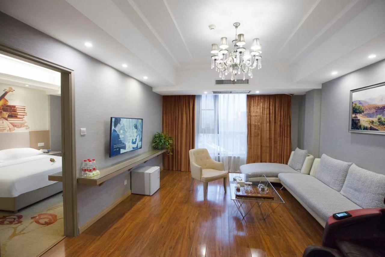 Vienna Hotel Nanyang People Road Buitenkant foto